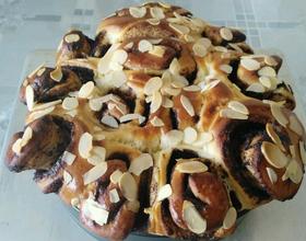 杏仁巧克力酱面包[图]