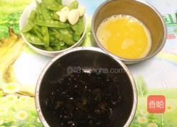 木耳荷兰豆炒鸡蛋的做法图解5