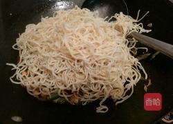 炒细面的做法图解3