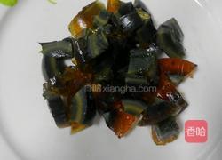 皮蛋拌玉子豆腐的做法图解5
