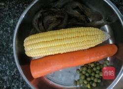 色彩斑斓扬州炒饭的做法图解1