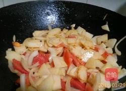 土豆炒番茄的做法图解4