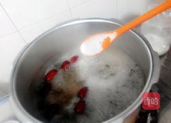 香菇排骨汤的做法图解7