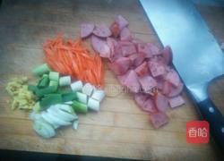 西兰花炒腊肠的做法图解2