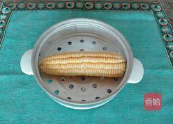 青红椒玉米炒松子的做法图解2