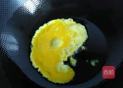 彩蔬炒面的做法图解2