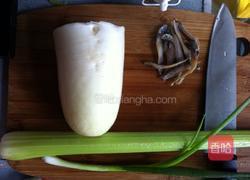 萝卜丝炒小鱼干的做法图解1