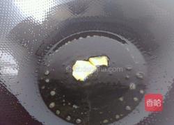 大蒜炒肥肠的做法图解3