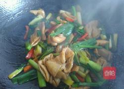 大蒜炒肥肠的做法图解7