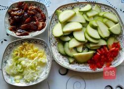 肉片西葫芦的做法图解1