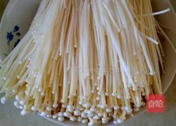 五花肉卷金针菇的做法图解2