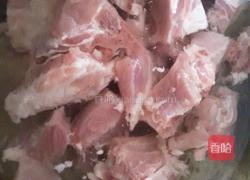 海带排骨汤的做法图解2