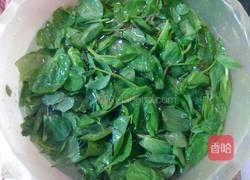 豆苗大蒜肉丸汤的做法图解2