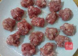 豆苗大蒜肉丸汤的做法图解4