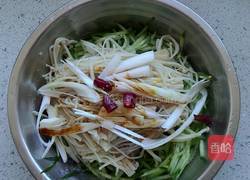 黄瓜拌金针菇的做法图解4