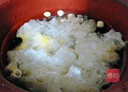 百合莲子银耳羹的做法图解4