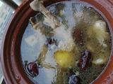 板粟红枣老母鸡汤的做法[图]