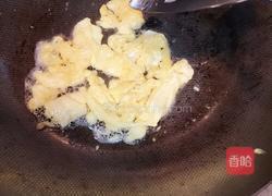 鸡蛋火腿炒年糕的做法图解2