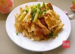 香芹腐竹炒肉片的做法图解10