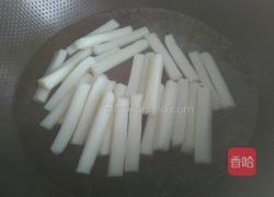 番茄酱炒年糕的做法图解2