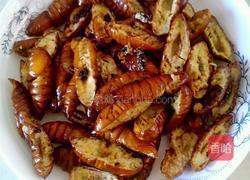 春心蛹动――干煸蚕蛹的做法图解2