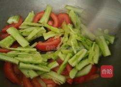 番茄炒黄瓜的做法图解5
