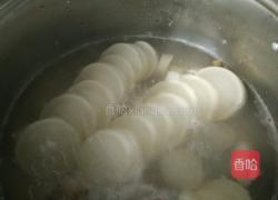 骨头煮萝卜的做法图解3