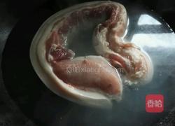 鳗鱼干烧五花肉的做法图解1