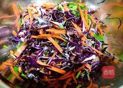 凉拌紫甘蓝的做法图解4