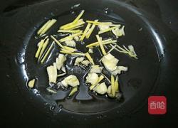 辣椒炒鱿鱼圈的做法图解5