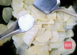 土豆片炒风干肠的做法图解5