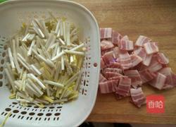 韭黄五花肉的做法图解1
