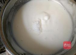 沙拉肉松双色海绵蛋糕卷的做法图解4