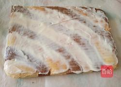 沙拉肉松双色海绵蛋糕卷的做法图解26