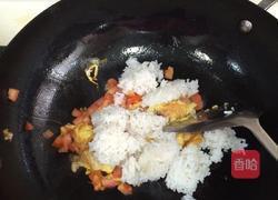 番茄蛋炒饭的做法图解4