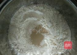 美味肉龙的做法图解1