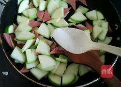 清炒西葫芦火腿片的做法图解6