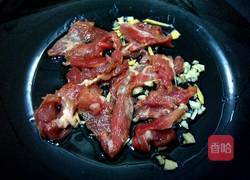 瘦肉炒甜豆的做法图解6