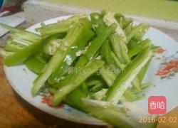 青椒鸡蛋的做法图解1