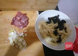 肉炒腐竹的做法图解1