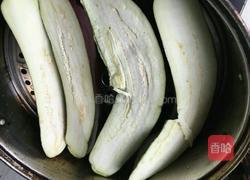 手撕茄子拌蒜苗的做法图解3