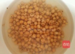 海带黄豆猪蹄汤的做法图解1