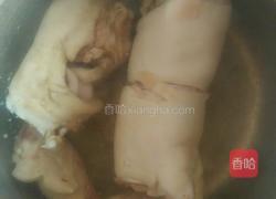 海带黄豆猪蹄汤的做法图解3