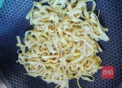 绿豆芽爆炒干豆腐的做法图解3