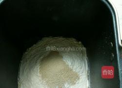 炼乳杏仁奶香小餐包的做法图解1