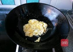肉末鸡蛋炒米饭的做法图解3
