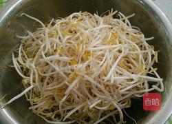 炝炒绿豆芽的做法图解1