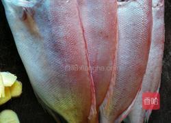 酸杨桃焖大眼鸡的做法图解3