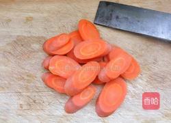 羊肉胡萝卜饺子的做法图解2