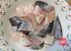 五香熏鱼块的做法图解2